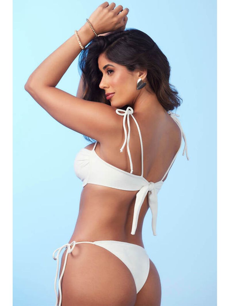 BEACHWEAR-COM-BOJO-E-CALCINHA-COM-LACINHA-LATERAL