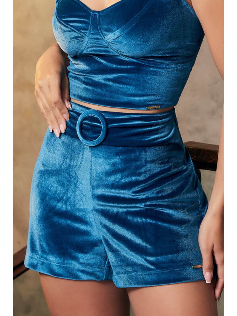 SHORT COM FIVELA COBERTA