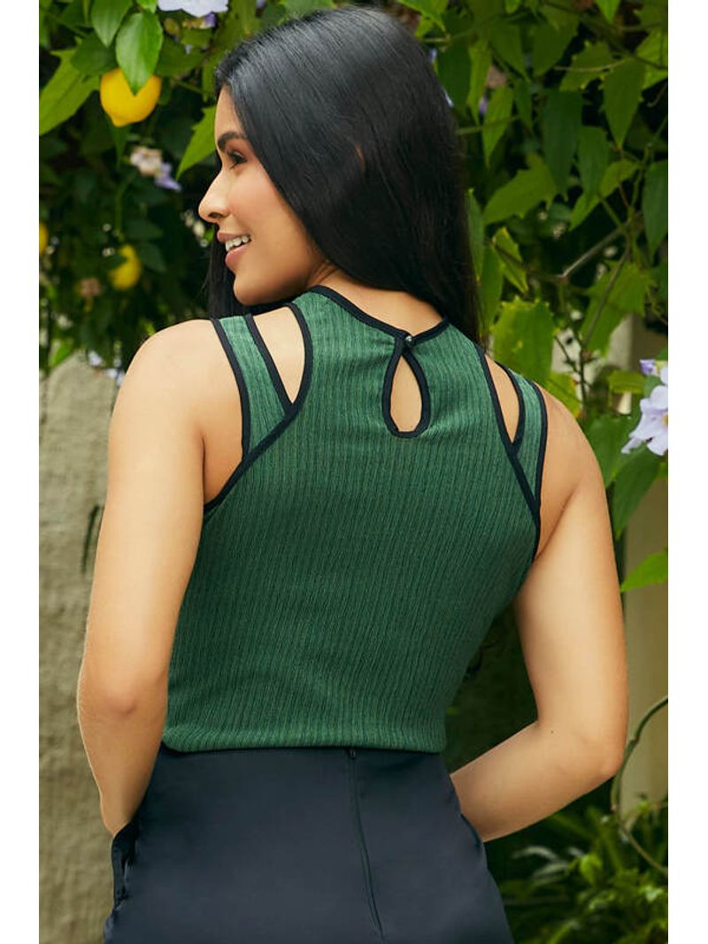 BLUSA-REGATA-COM-FALSA-SOBREPOSICAO