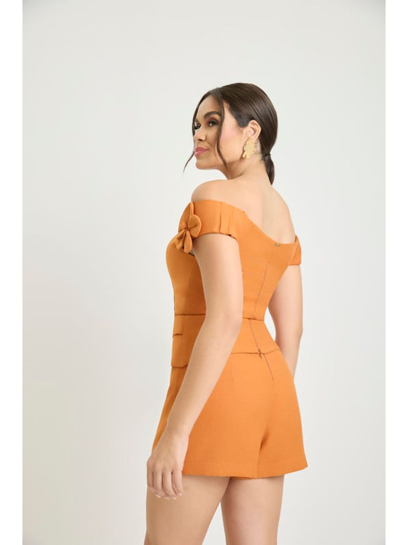 Conjunto De Colete Ombro A Ombro Com Flor E Shortlaranja 40
